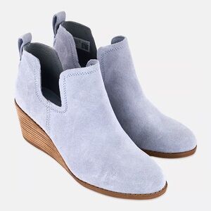 NWT TOMS KALLIE WEDGE SUEDE BOOTIES ✨